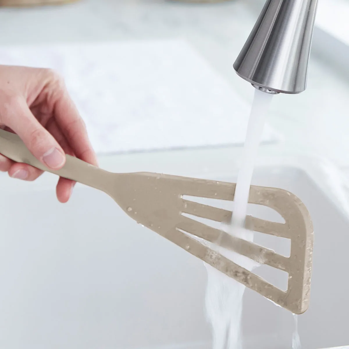 Platinum Silicone Fish Turner | Taupe